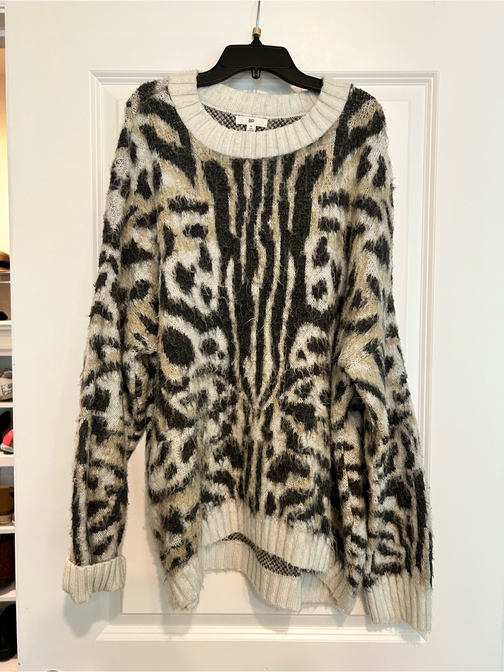 BP. Nordstrom Animal Print Fuzzy Oversized Sweater Size Medium